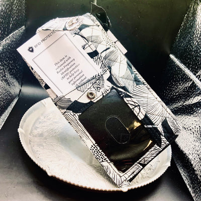 Vera Bradley Bedford Blooms Card Case